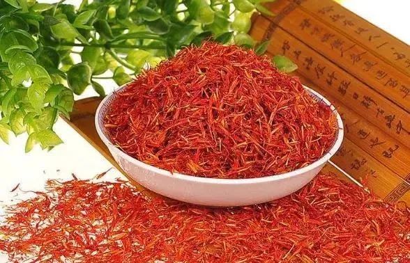 小小红花竟是癌症的天然克星！消灭癌细胞的同时防止肿瘤转移，让食管癌患者重获新生！